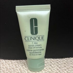 Clinique 7 Day Scrub Cream - Light Green